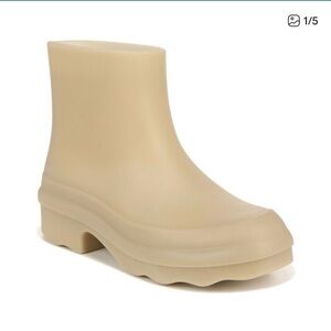 Vince Nia Rainboot New Without Box